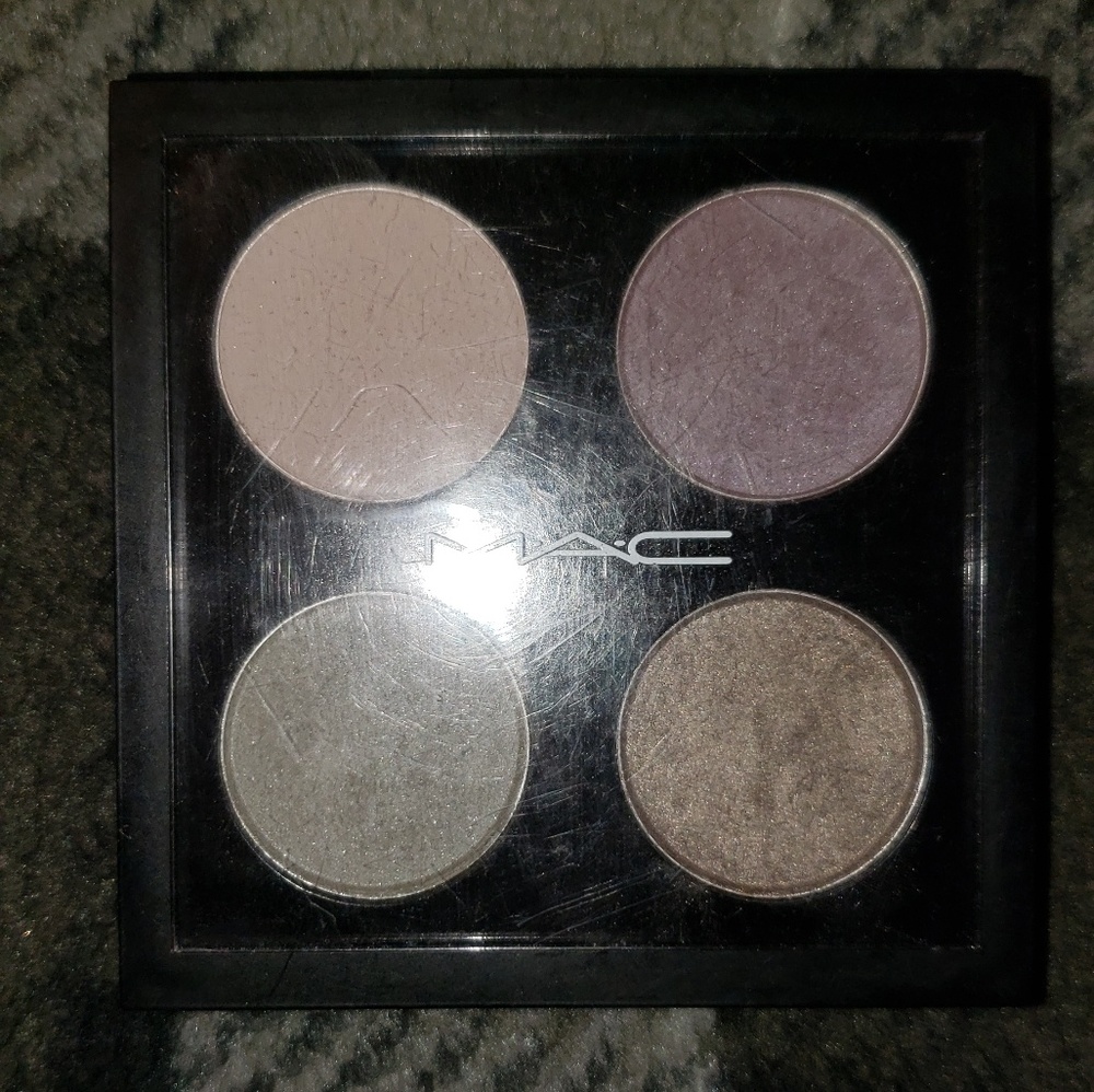 Mac Lady Grey eyeshadow × 4